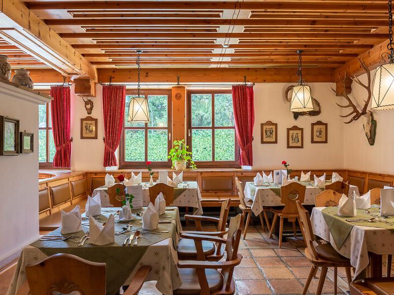 6F3F41F8D4B24330EE84A8711ED73AAD