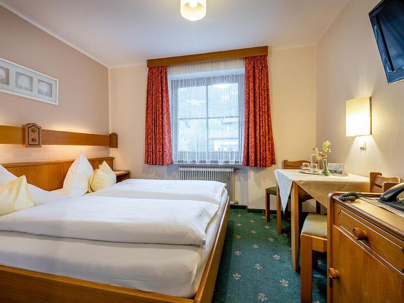 E9F95F3038D32B1D2AA7580C94789F8C