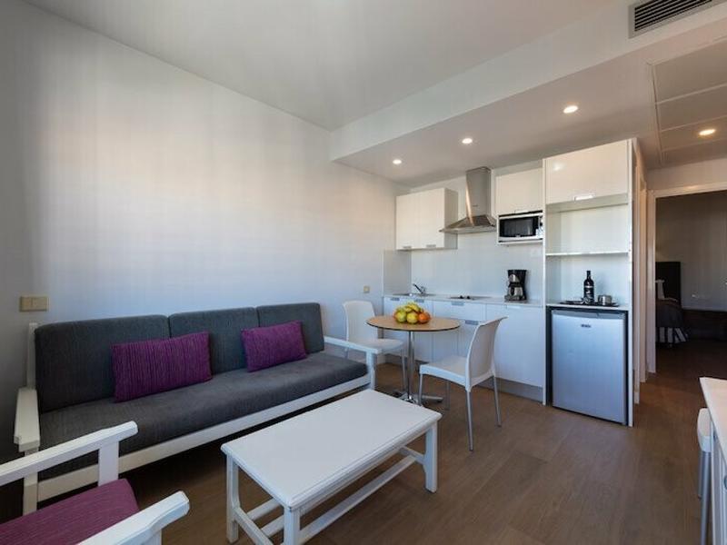 CECAFCD6D6EA333C718B808AEE74763A