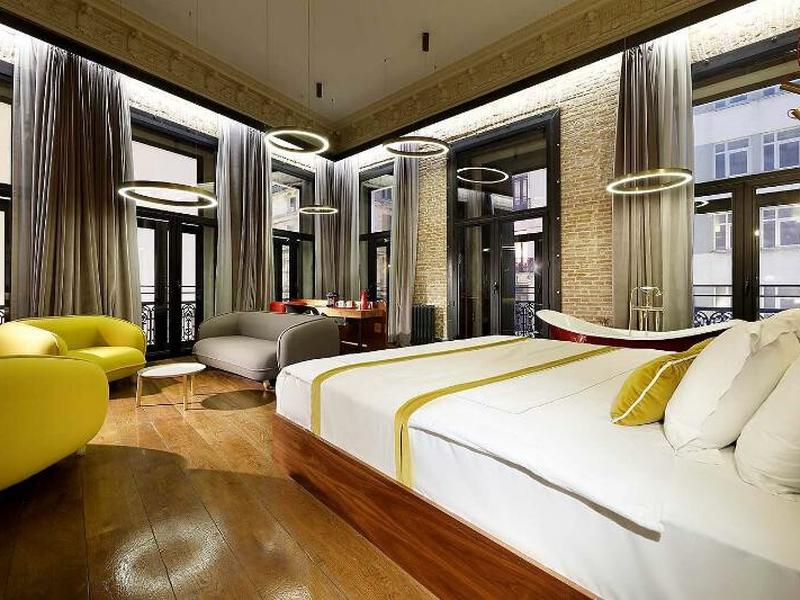 93C6AFD30A5D541D19D98038FA28C8A8