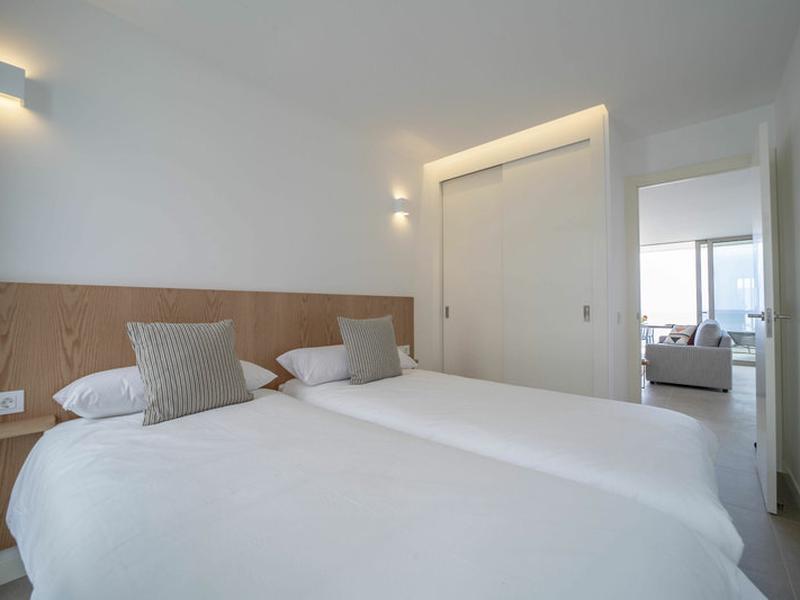 788BA46B4E83E9163E81278305F2056B