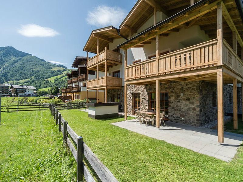 701441A440E12459E3BA1AAAB4C212F9