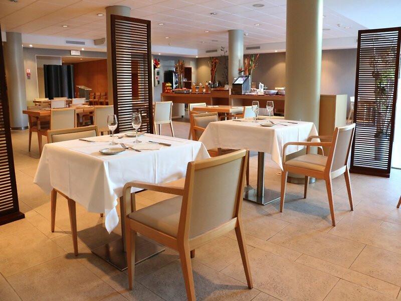 1CC14436268A89F4C486F89BE684877C