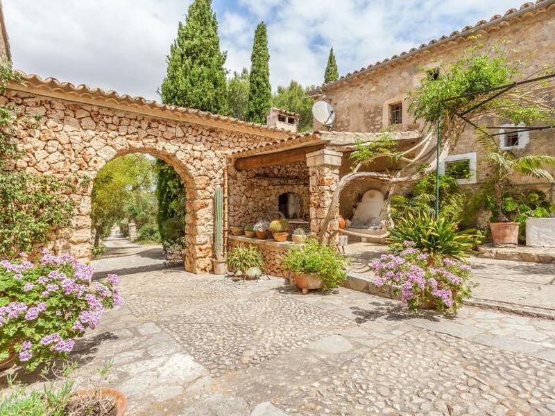 9899E5026ECDB39EC7B679F4C371F74C