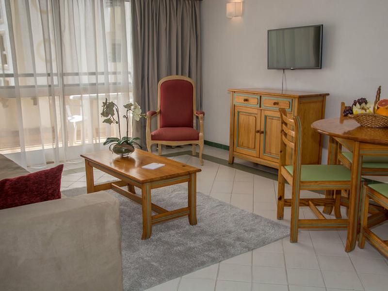 8D03129194669DC3D49CCDC12CD02A69