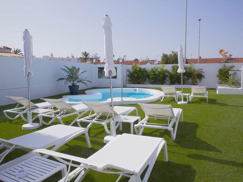 B2D6B53F8AEEFAE5B549DE2480C813E3