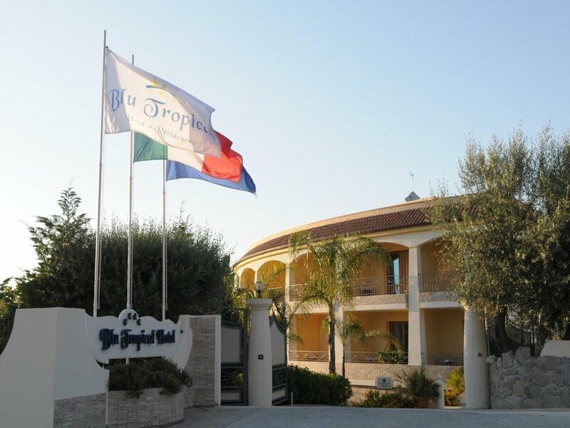 EEEECB504472F97B10A44932504502FF