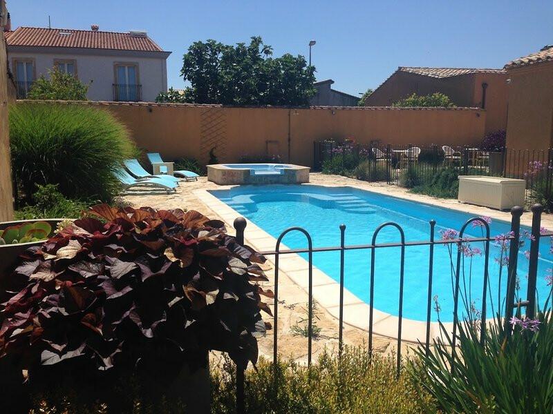 DE638C2509FB3BB4AEA4256AA63EDD7F