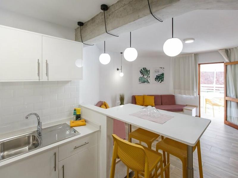 AE48C85C8746C9354E8858C4ED1A1978