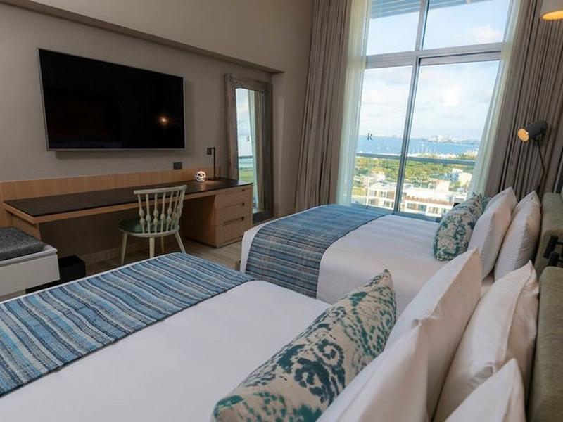 5655057AE12FDE7C383DC05DEAD6C011