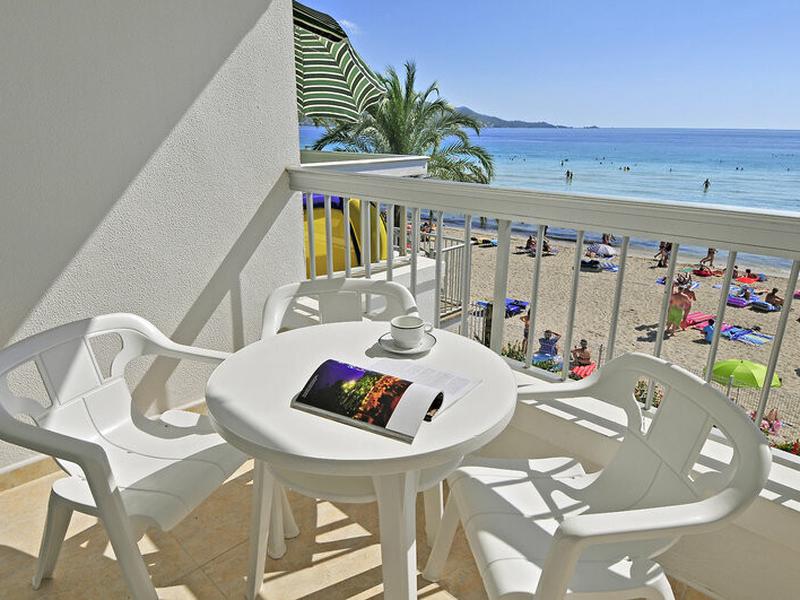 E35899008EB471761F77A8818EBBFFF9