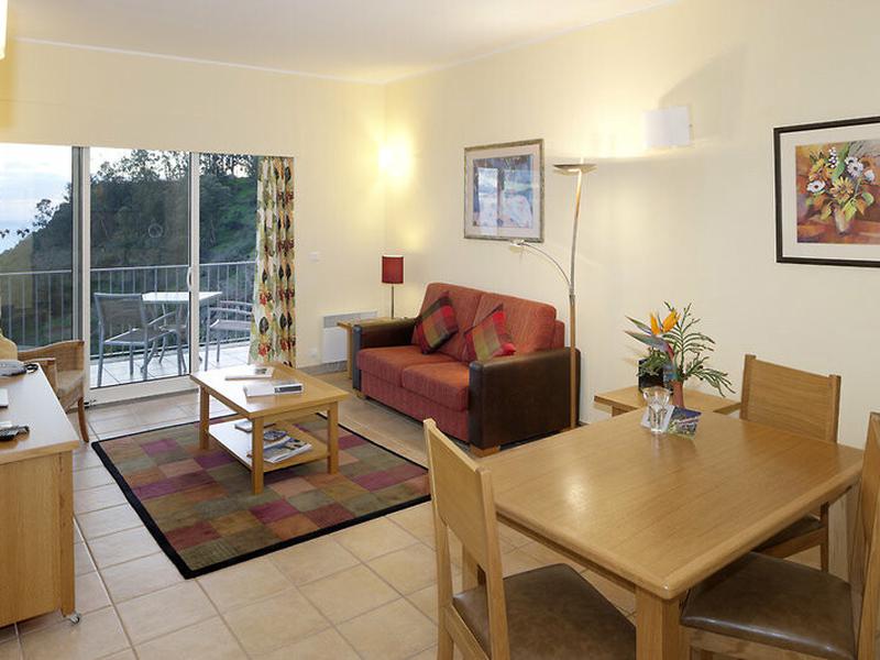 DB698367E2B8EA08BF90DA55659602F5