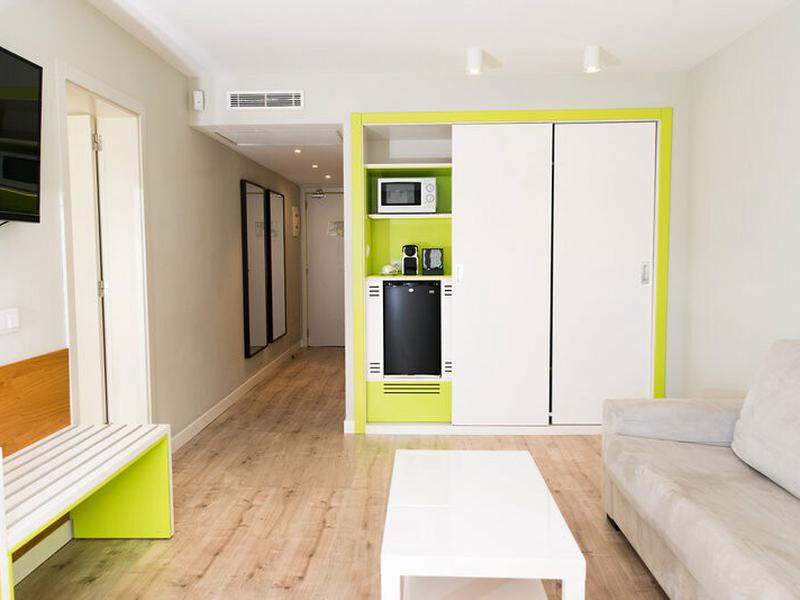 59BFCE975A8CABE1F7A8ED098D0740B8