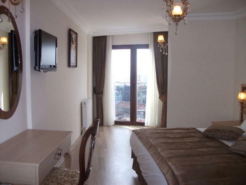 26C24131F0C860A975A42596698B153B