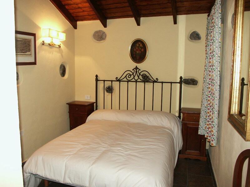 70143A0BBB9B7E0E20FB0C0E7DE0B9A5