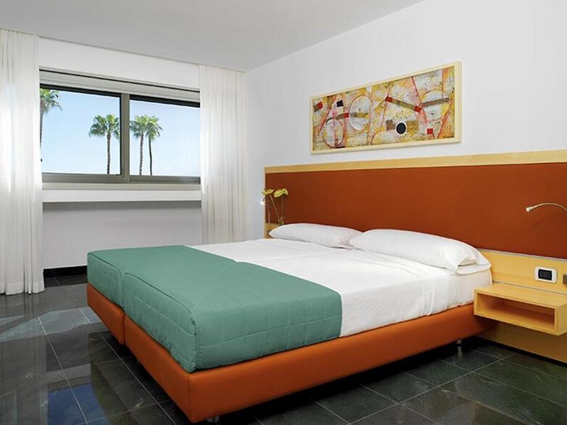 744D9C2AAF544E705DF2C6F56C82DECA