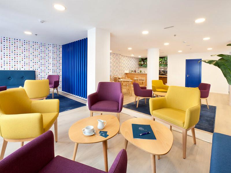 AA0D5844AA2C035E3167C1E922887DD6