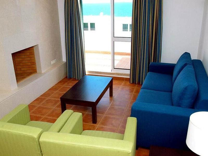 0F9354F5A5E32C67B2E2957D31BA378E