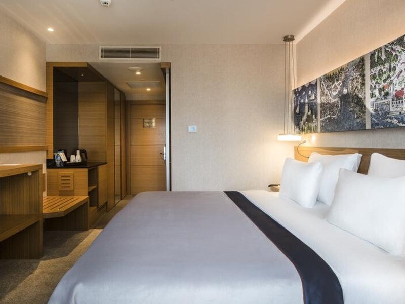 0F13324B38F055EC98E27433B1DCB1AD