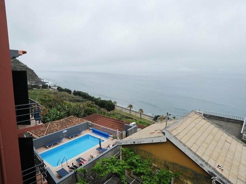 636B9478F8EE2BC7A8A4CEACE05BAC9A