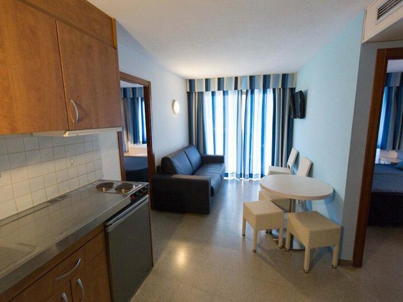 0D6D4E8049C2A367210943D09FF78DDF