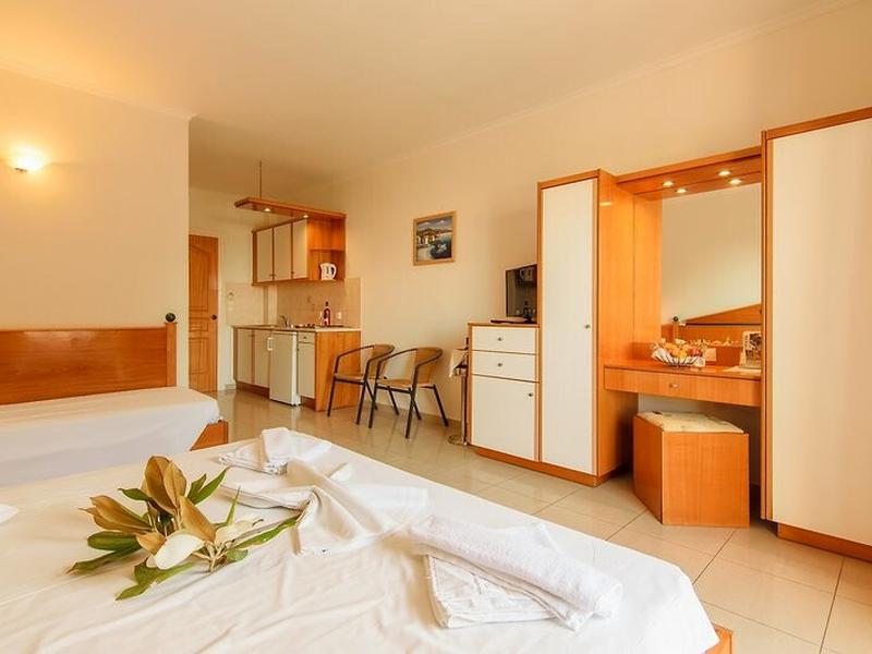 04123AB9BE4C857F7D21519B9FF65740