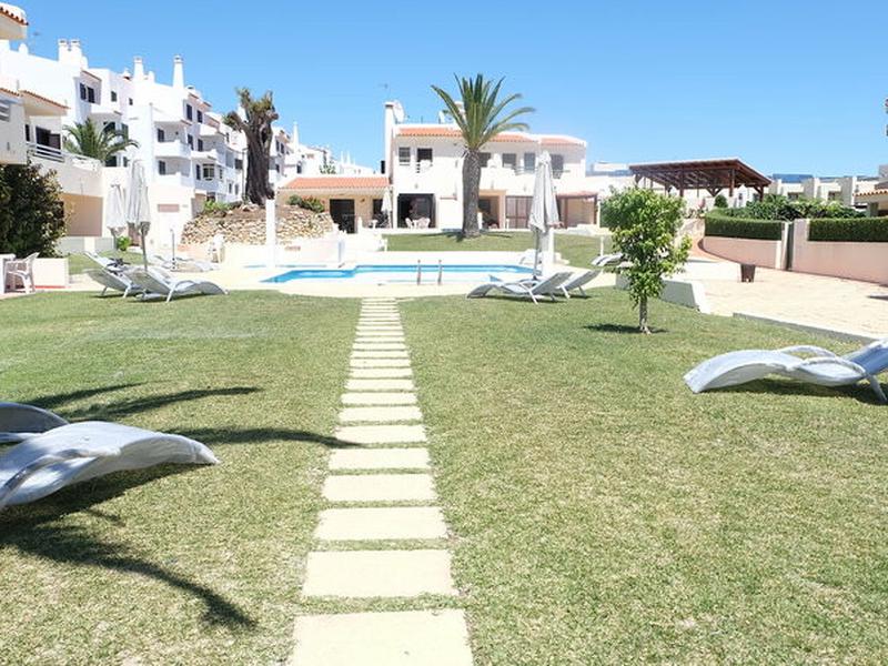 7CFCE67369D41563AE41ADC618A0C288