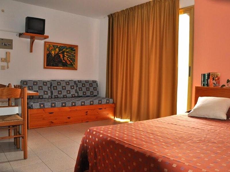 BDA2025A3B9DC65A8D8AF41C758A4024