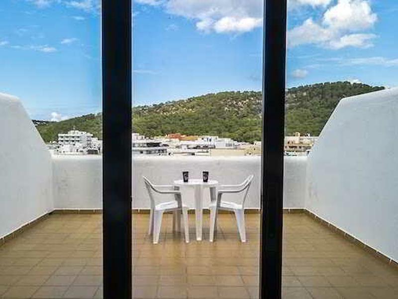 61A53ECCCBDA26F2C81FB0C9CEC3586A