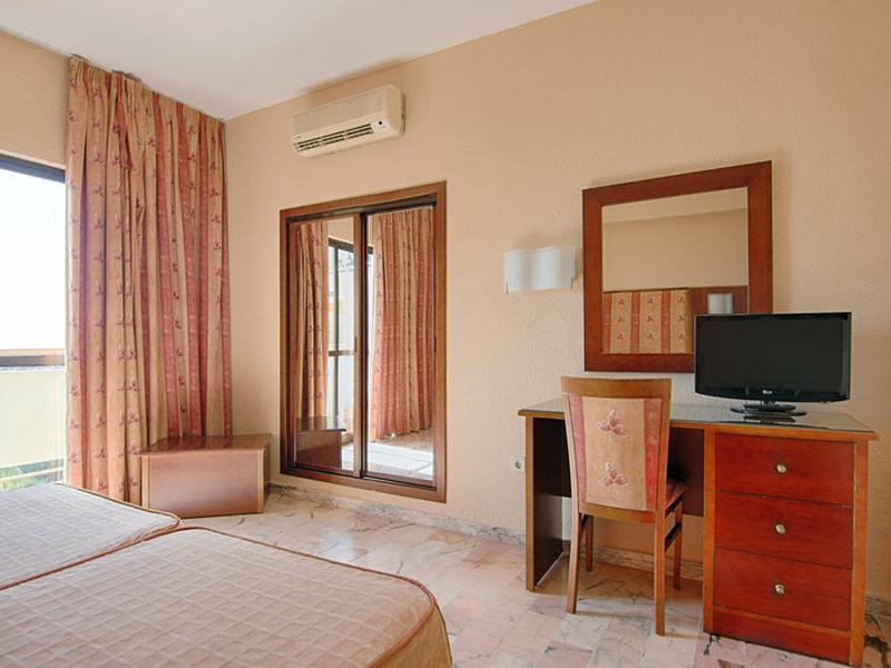 8B095109F558846D742DFBA8D29D323C