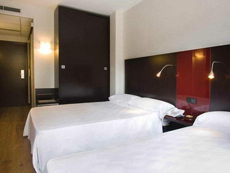 B70C46F65A154A46B6236B50EC7B7B12