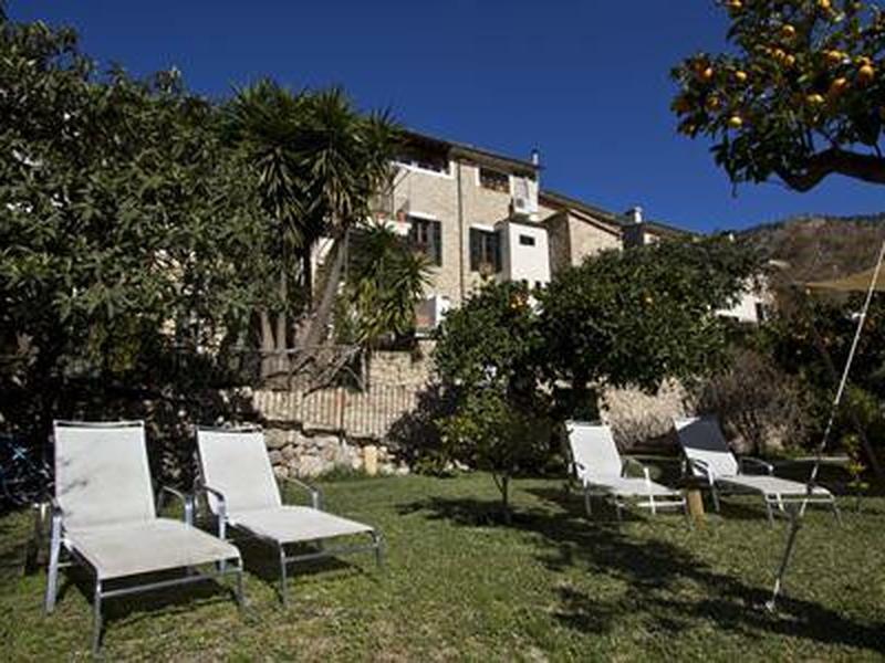 94A0DC65D990AADD52B79D3423867CEB