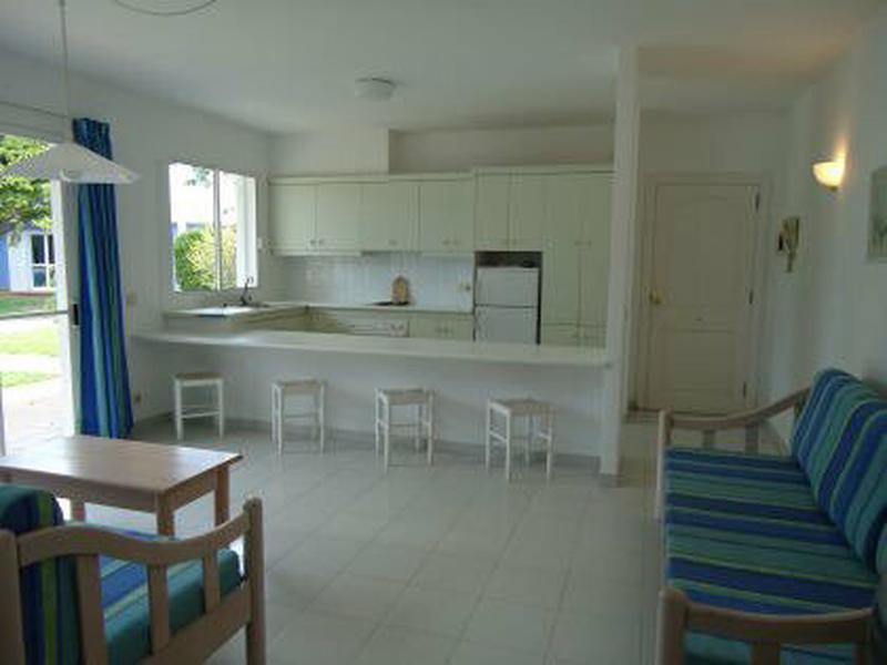 C5864D735BF8AB9162C94A6154E4B9DC