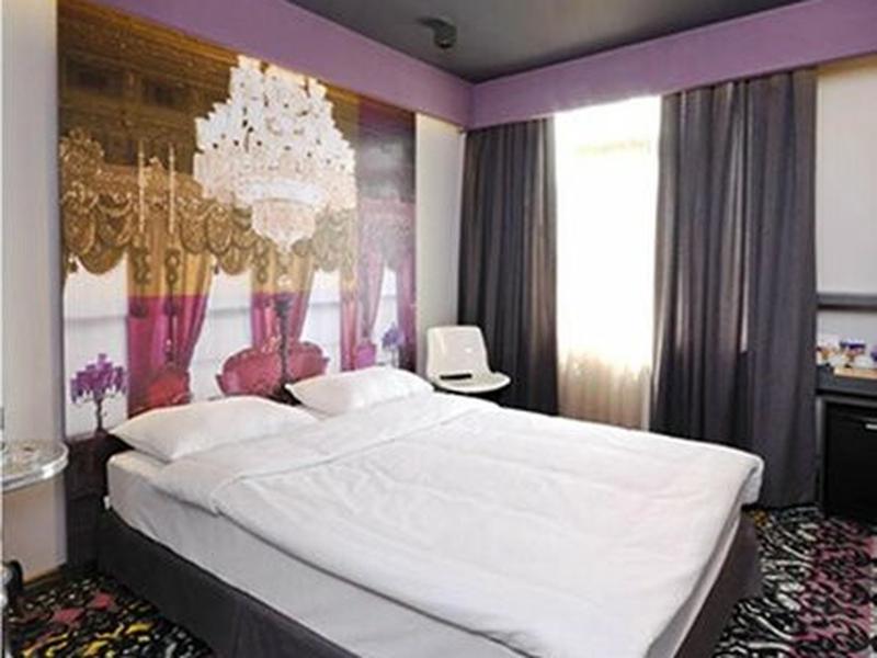 8301590EF98392629A2F04D45D8F3BF5