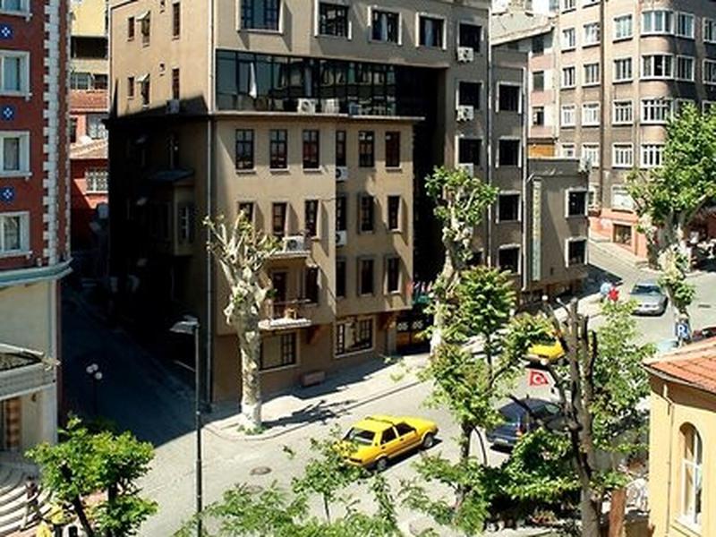 1ABF3A9D9BB86857472D33F0335A4683