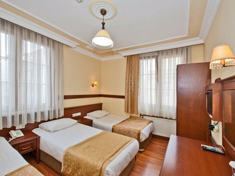 78E4F9C1325204C2E5744D118461B921