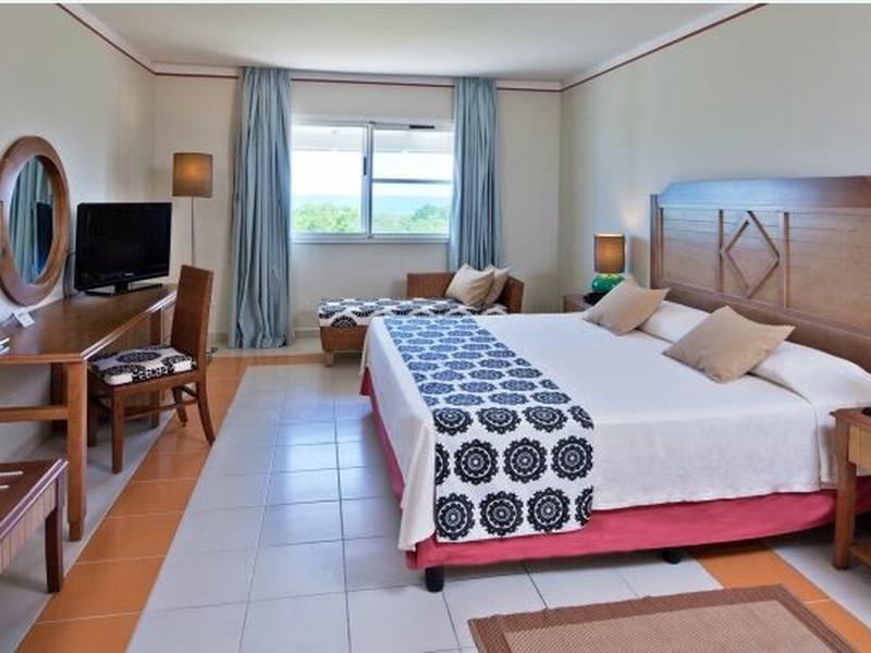 C1E63F3112B8A208760BF9B5B4F3D557