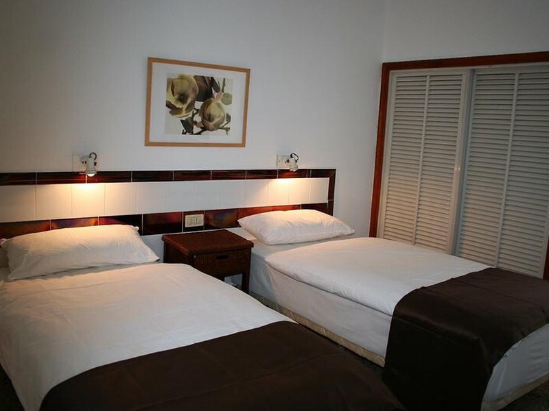 4DA69898152F3A431E7BFC422D7253BA