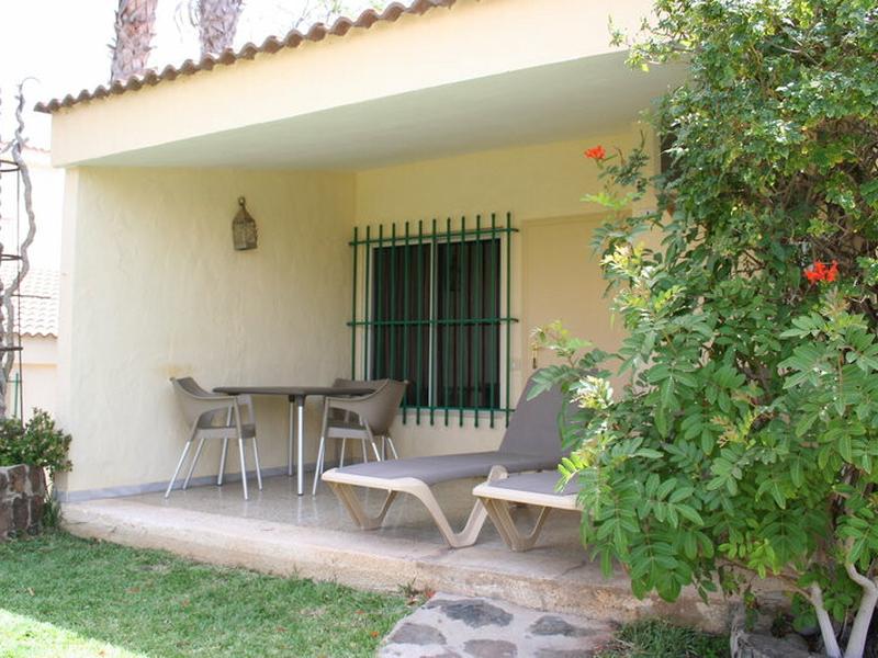 74A84820CA42A0F0938A572B050B4389