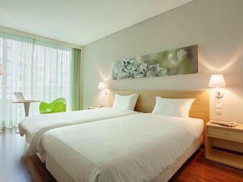 2076B2C5E9DCA58BEA9512A291AC803E