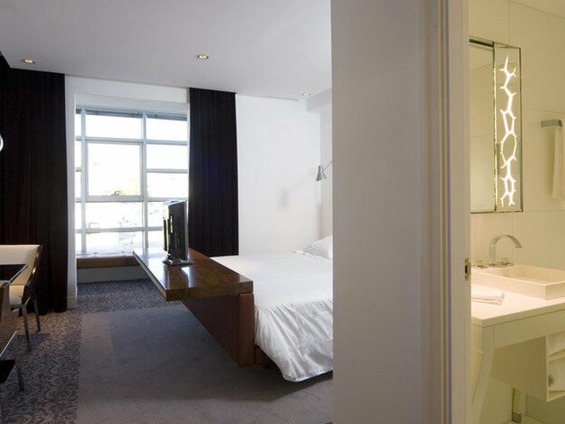 BA44DFDF77B12370D96A6233FE255DD8