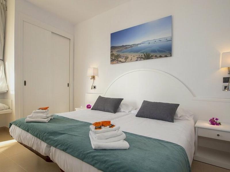 18A72C60D43E7C5D5BA1AC6762632F6D