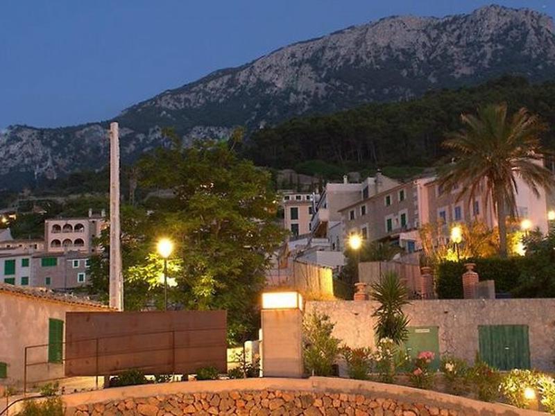 DEC0B193953086DE3B25D9D2C4FB1203