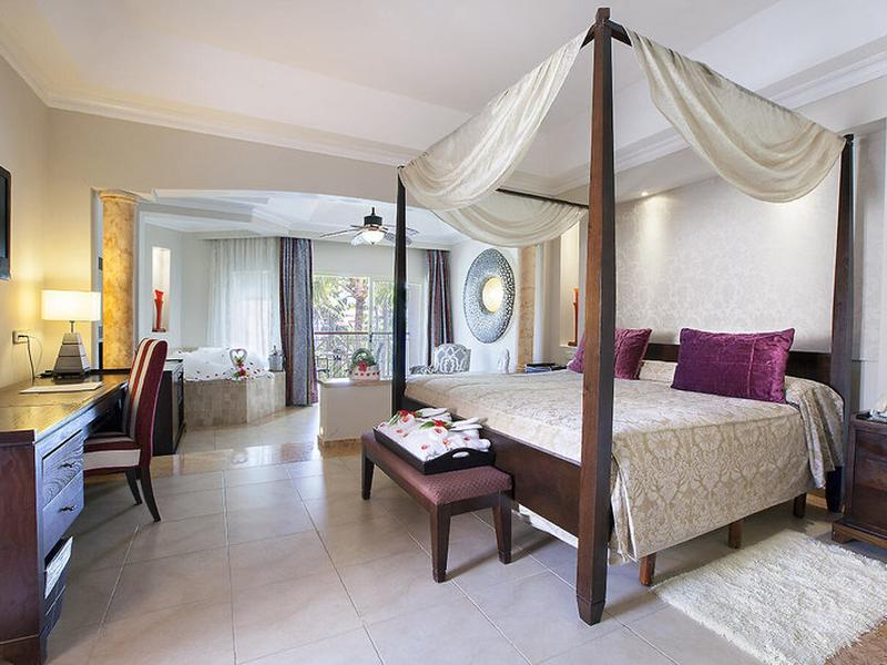 14122189BA4116FCE2CA599562281C2B