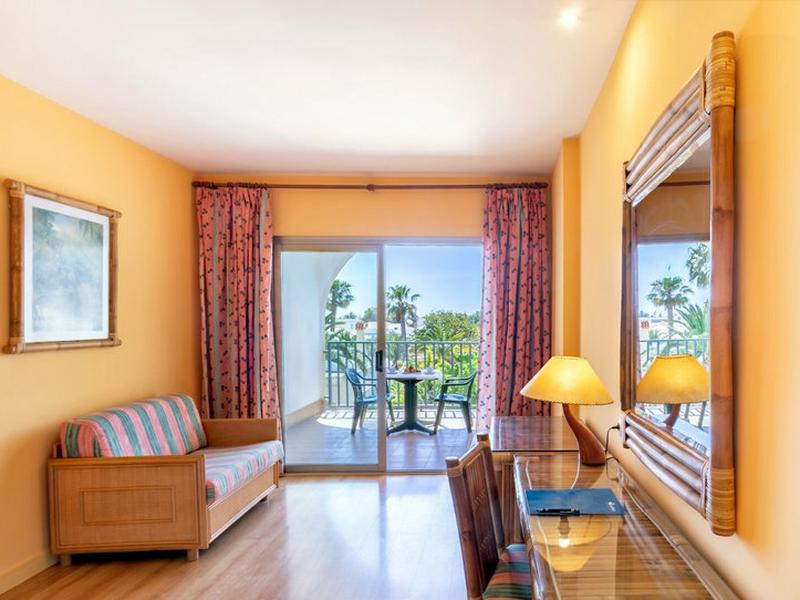 D1DE48A963DBB64201DBE199FCFD63B9