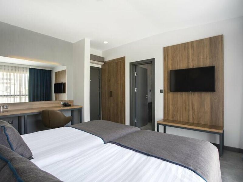 0EC12B399299A913BE48D88100AD6458