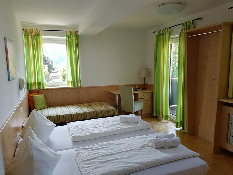 2F65C8E0D4EFCE408BF965FF708A73B8