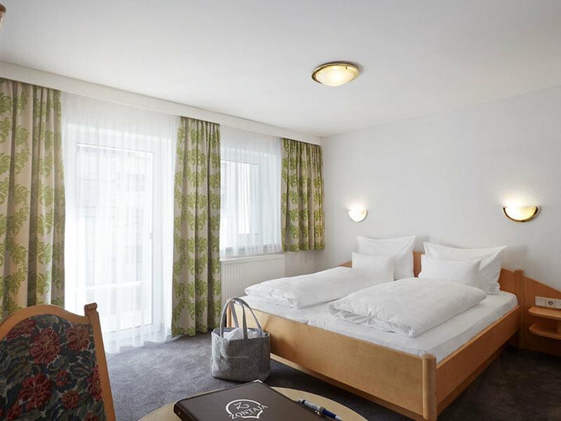 128F112BB39E6B07AF44738E20BBEF74