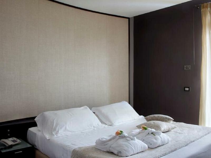 9BB00595013E94781E6D22D9B435FBEE