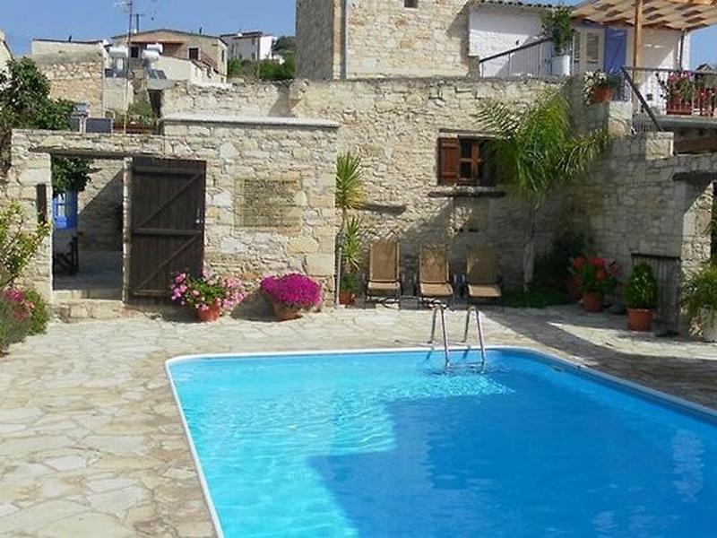 4E0AB307EAB04A5095A4A3828AD1758C